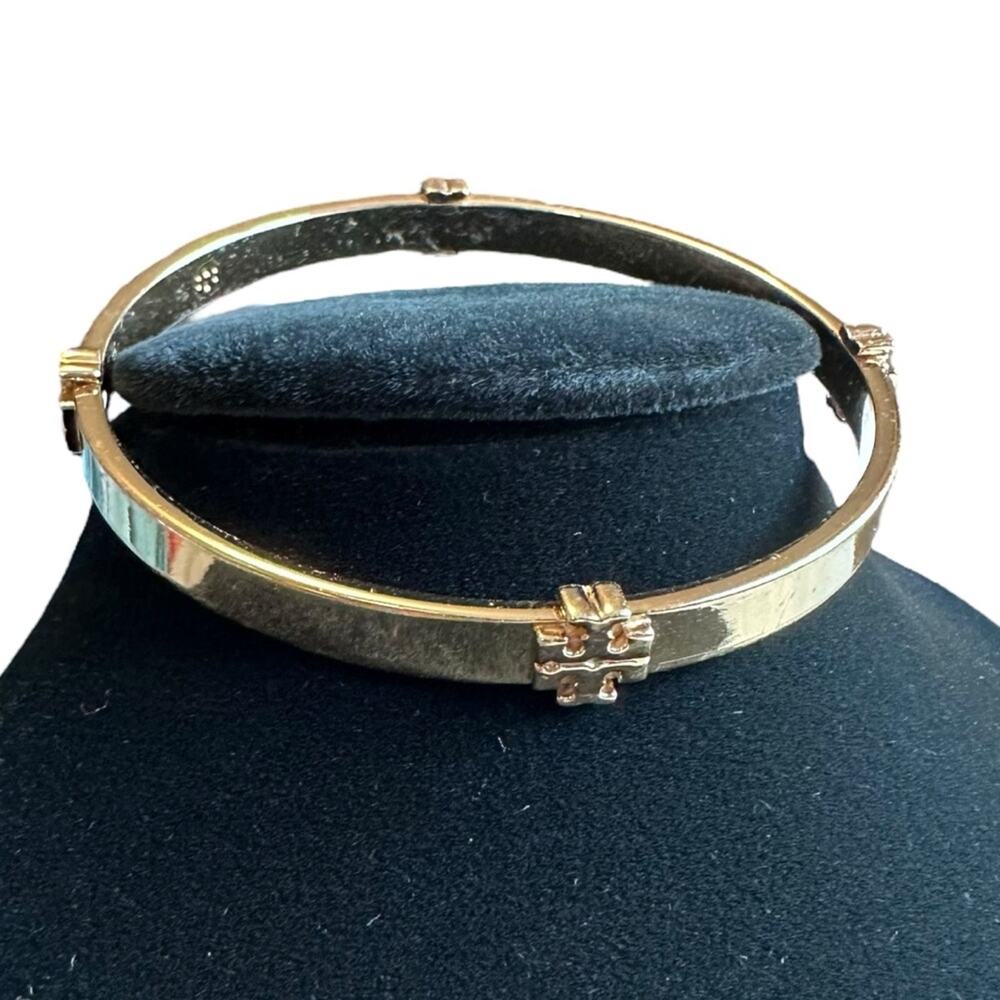 Tory Burch - Classic Logo Elegant Gold Bangle Bracelet - Picture 5 of 11
